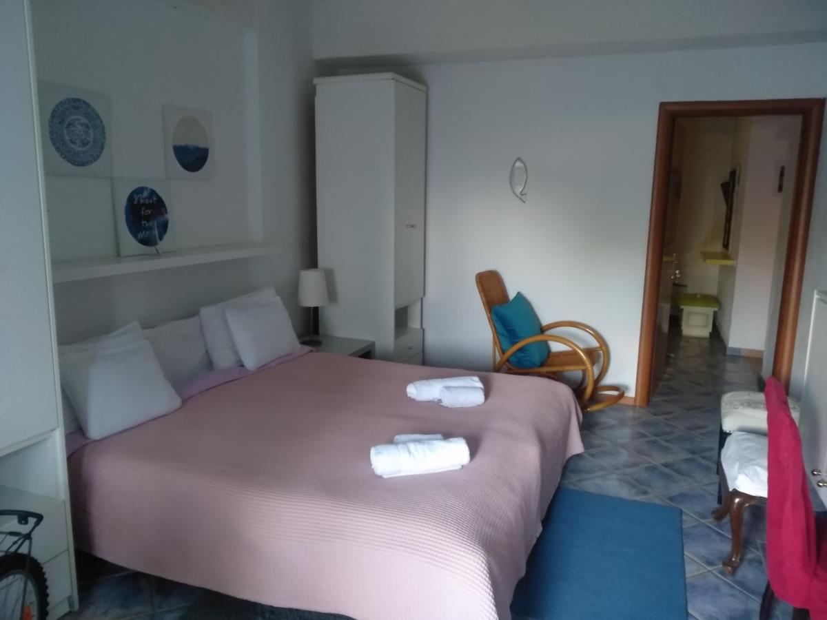 Ferienwohnung Mare E Monti1 Kamena Vourla Zimmer foto